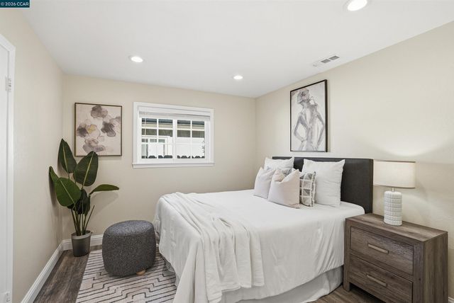 219 W Leland Rd, Pittsburg, CA 94565