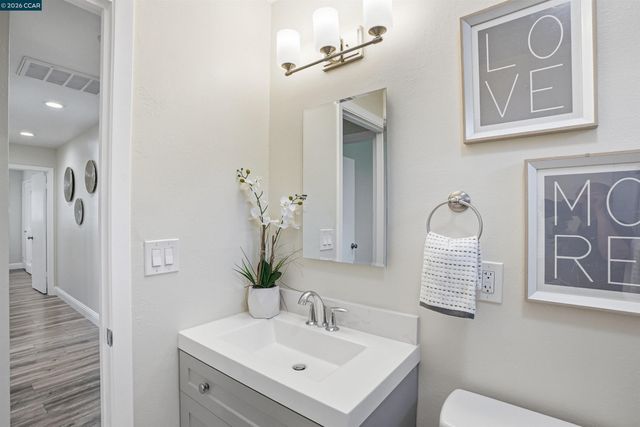 219 W Leland Rd, Pittsburg, CA 94565