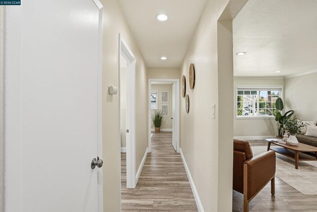 219 W Leland Rd, Pittsburg, CA 94565