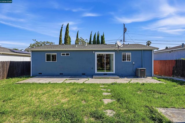 219 W Leland Rd, Pittsburg, CA 94565