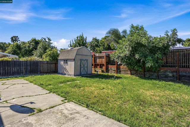 219 W Leland Rd, Pittsburg, CA 94565