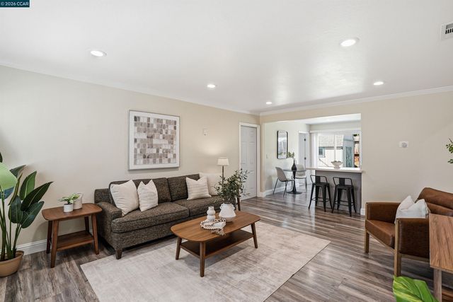 219 W Leland Rd, Pittsburg, CA 94565
