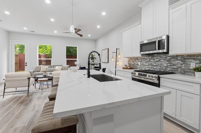 892 Paul Quinn St, Houston, TX 77091