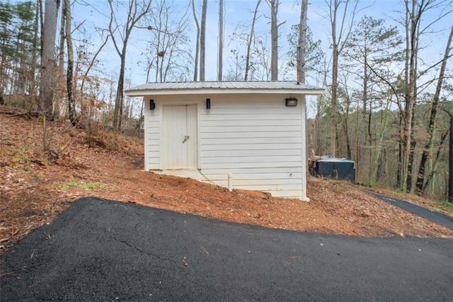 129 Blacks Mill Valley, Dawsonville, GA 30534