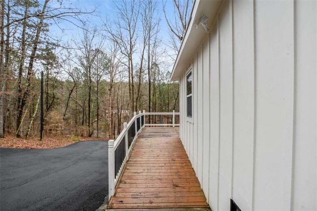 129 Blacks Mill Valley, Dawsonville, GA 30534
