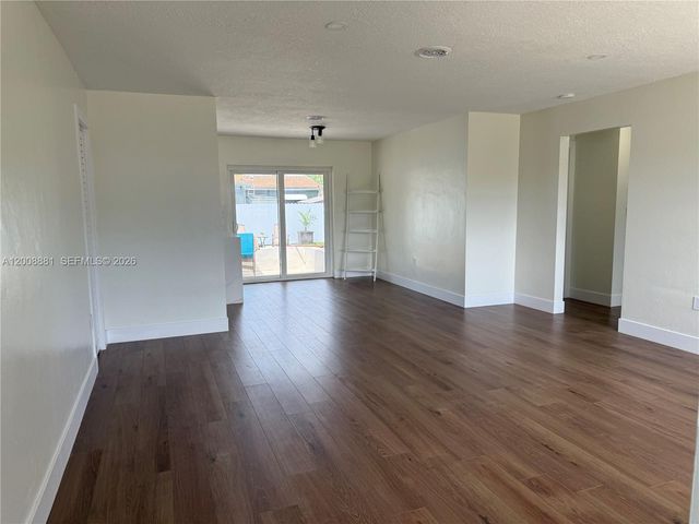 7525 Garfield St, Hollywood, FL 33024