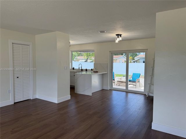 7525 Garfield St, Hollywood, FL 33024