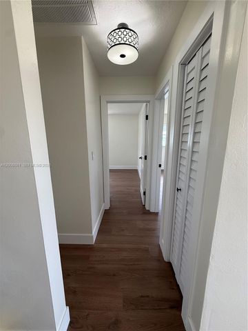 7525 Garfield St, Hollywood, FL 33024