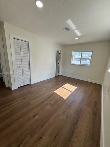 7525 Garfield St, Hollywood, FL 33024