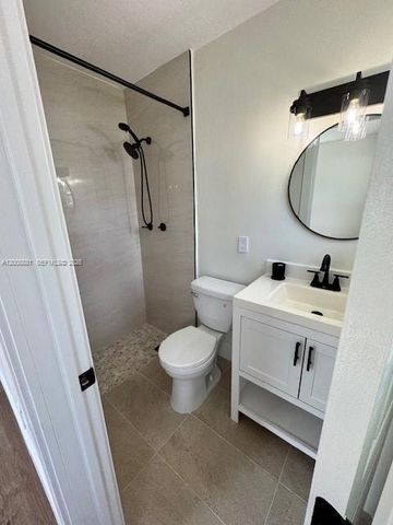 7525 Garfield St, Hollywood, FL 33024