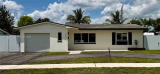 7525 Garfield St, Hollywood, FL 33024