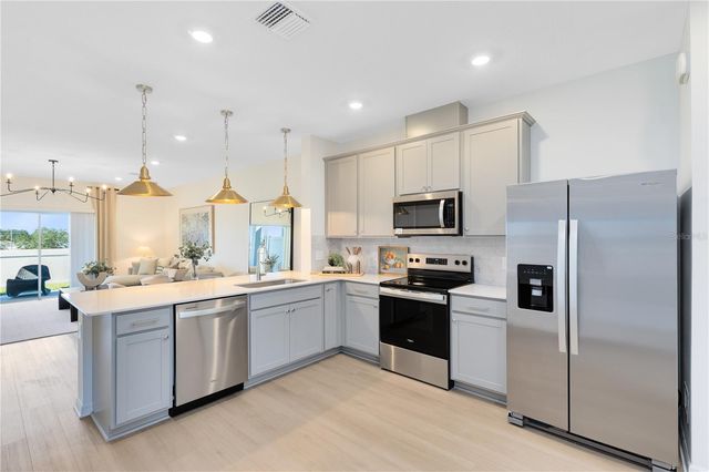 4264 CHESTER SPRINGS BOULEVAD, Davenport, FL 33837