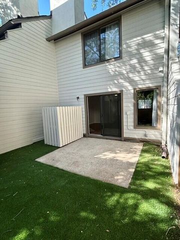 311 Lapwing Lane, Mount Pleasant, SC 29464