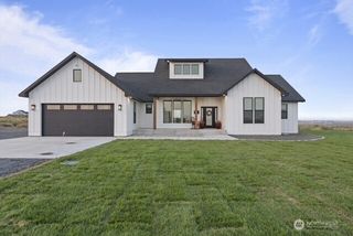 215 SE Desert Hills Loop, Moses Lake, WA 98837