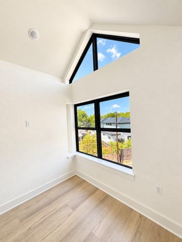 605 E 55th ST 4, Austin, TX 78751