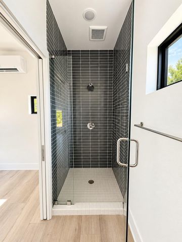 605 E 55th ST 4, Austin, TX 78751