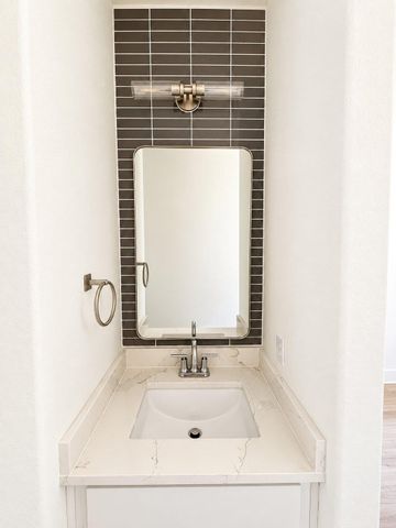 605 E 55th ST 4, Austin, TX 78751