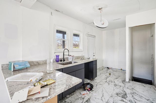 956 Glynn Court, Detroit, MI 48202