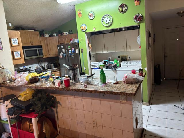 18476 NW 52nd Path, Miami Gardens, FL 33055