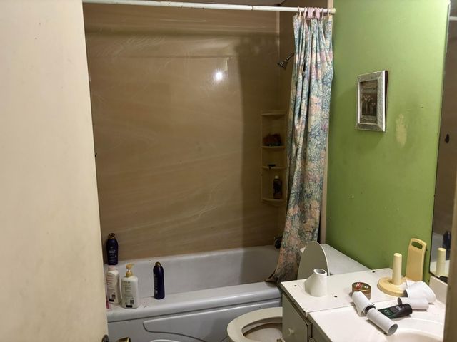 18476 NW 52nd Path, Miami Gardens, FL 33055