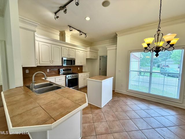 302 Bedford Court, Brandon, MS 39047
