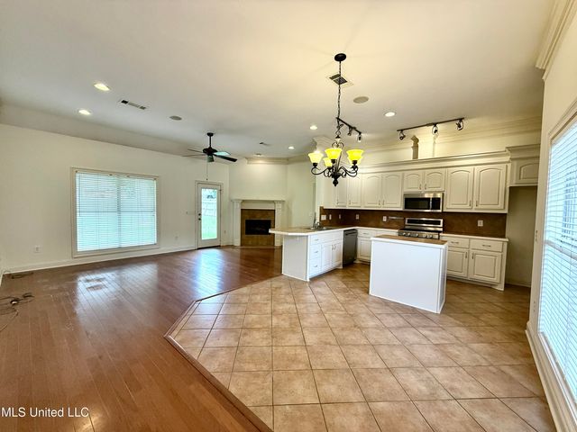 302 Bedford Court, Brandon, MS 39047