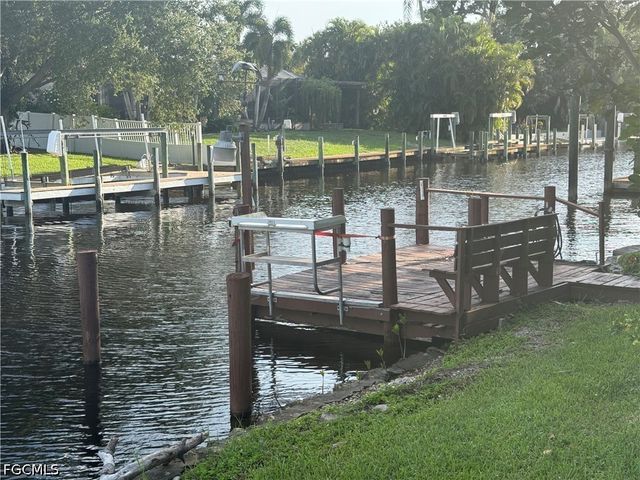 1845 Marina CIR, North Fort Myers, FL 33903