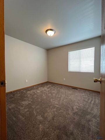 916 KATHRYN AVE, Rapid City, SD 57701