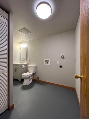 916 KATHRYN AVE, Rapid City, SD 57701