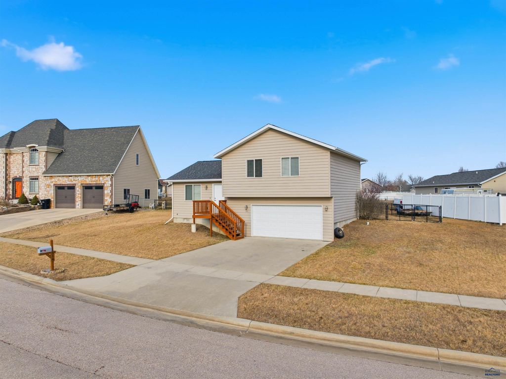 916 KATHRYN AVE, Rapid City, SD 57701