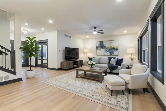 10138 Sentry Drive, St. John, IN 46373