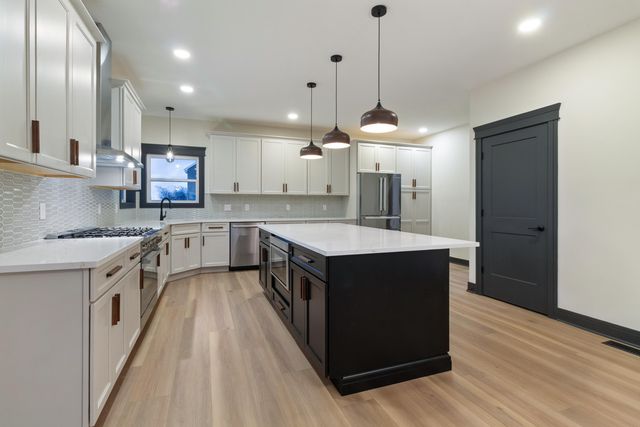 10138 Sentry Drive, St. John, IN 46373