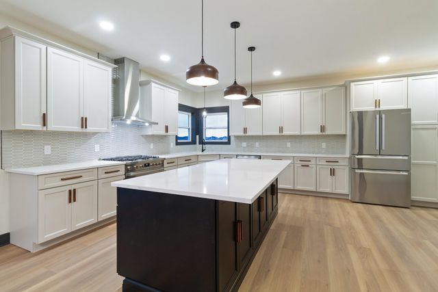 10138 Sentry Drive, St. John, IN 46373