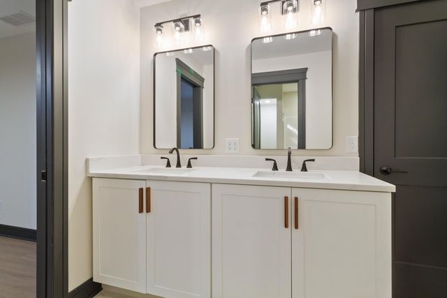 10138 Sentry Drive, St. John, IN 46373