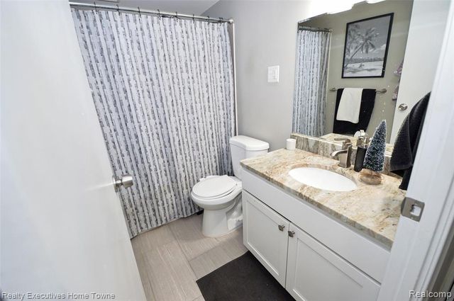 1373 Nolta Road, Walled Lake, MI 48390