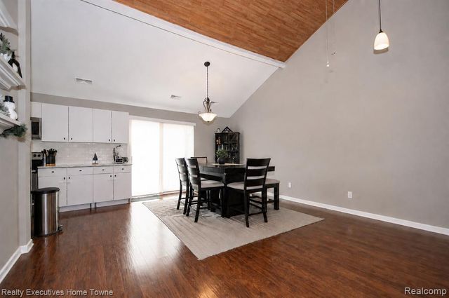 1373 Nolta Road, Walled Lake, MI 48390