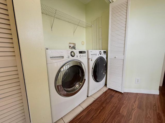 1910 Lakeview Drive W, Royal Palm Beach, FL 33411