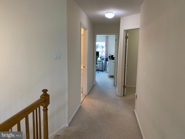 202 OAKTREE, Warminster, PA 18974