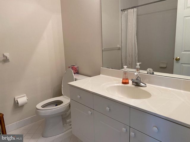 202 OAKTREE, Warminster, PA 18974