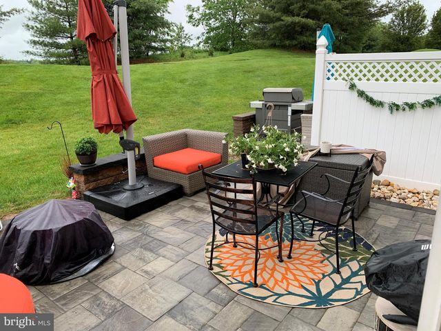 202 OAKTREE, Warminster, PA 18974