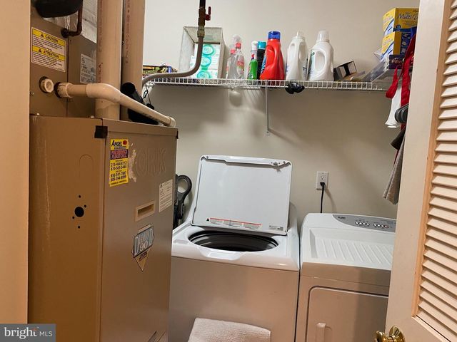 202 OAKTREE, Warminster, PA 18974