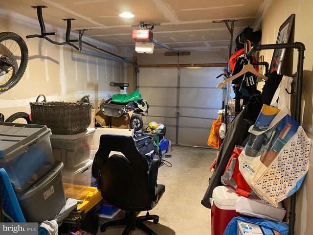 202 OAKTREE, Warminster, PA 18974