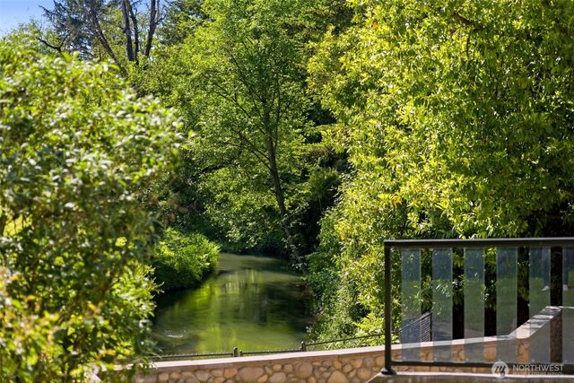 6722 River Road E, Puyallup, WA 98371
