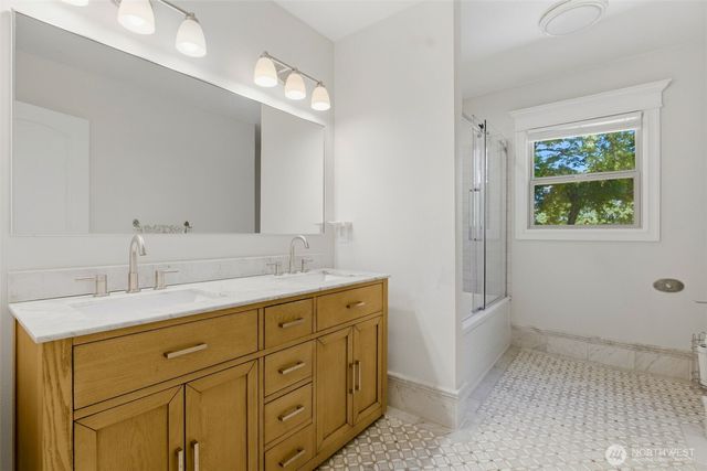 6722 River Road E, Puyallup, WA 98371