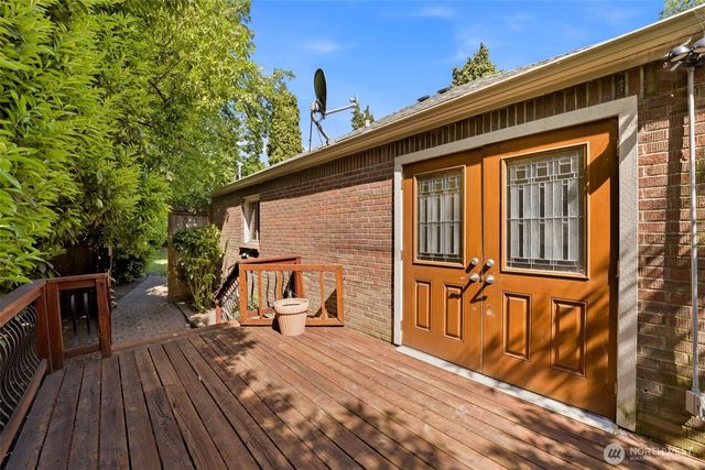 6722 River Road E, Puyallup, WA 98371
