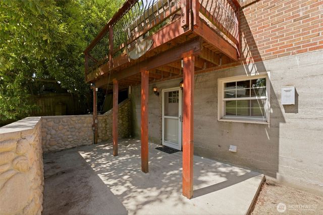 6722 River Road E, Puyallup, WA 98371