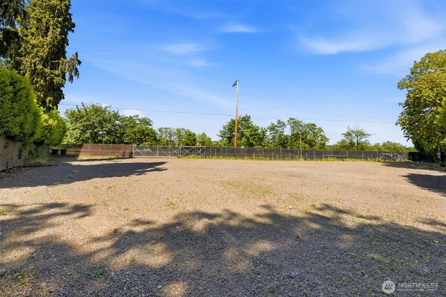 6722 River Road E, Puyallup, WA 98371
