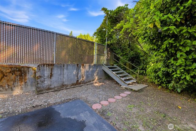 6722 River Road E, Puyallup, WA 98371