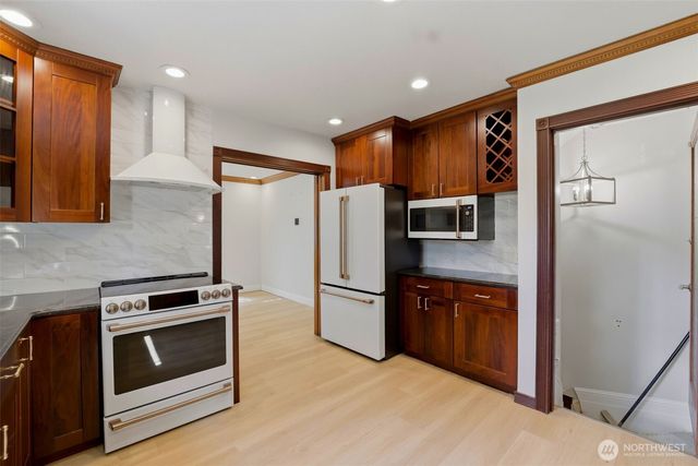 6722 River Road E, Puyallup, WA 98371