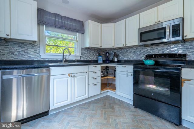 514 KANSAS RD, Warrington, PA 18976